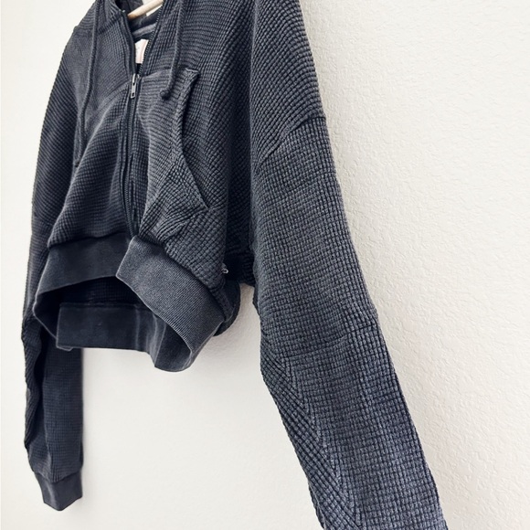 NEW UO BDG Leah Waffle Knit Cropped Hoodie - Picture 4 of 9